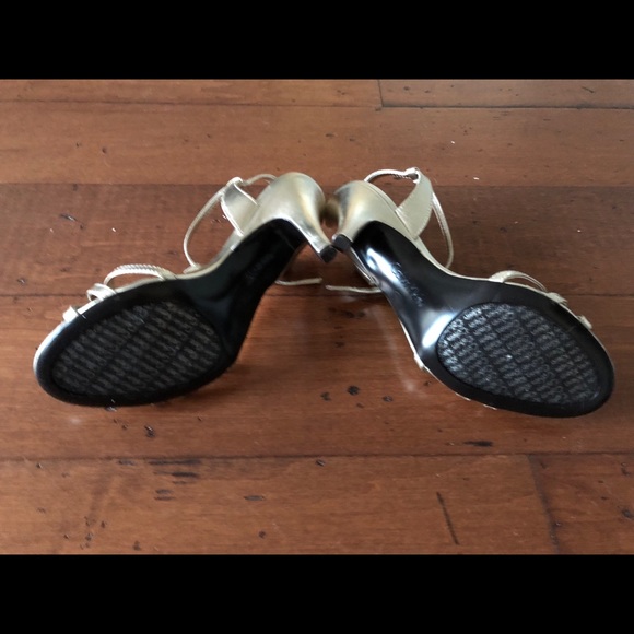 Heels - Picture 4 of 4